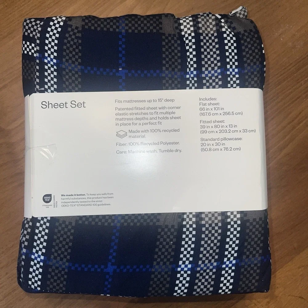 NEW Room Essentials Navy‎ and White Microfiber Sheet Set. Size Twin, XL Twin.